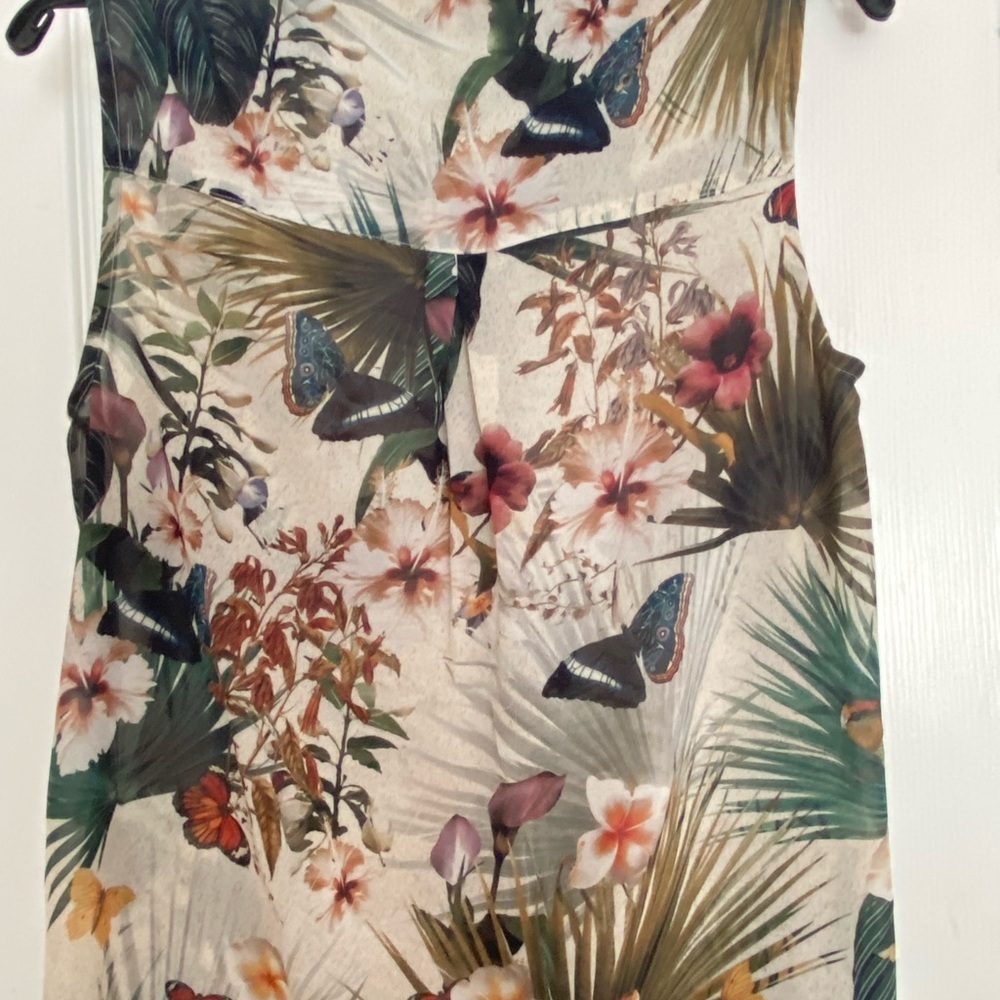 2 for 10 ☀️🌿 Sleeveless airy summer floral patterned blouse - Picture 9 of 12